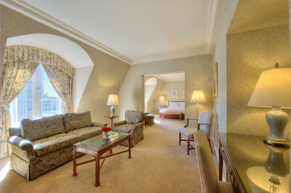 Executive Harbour Suite