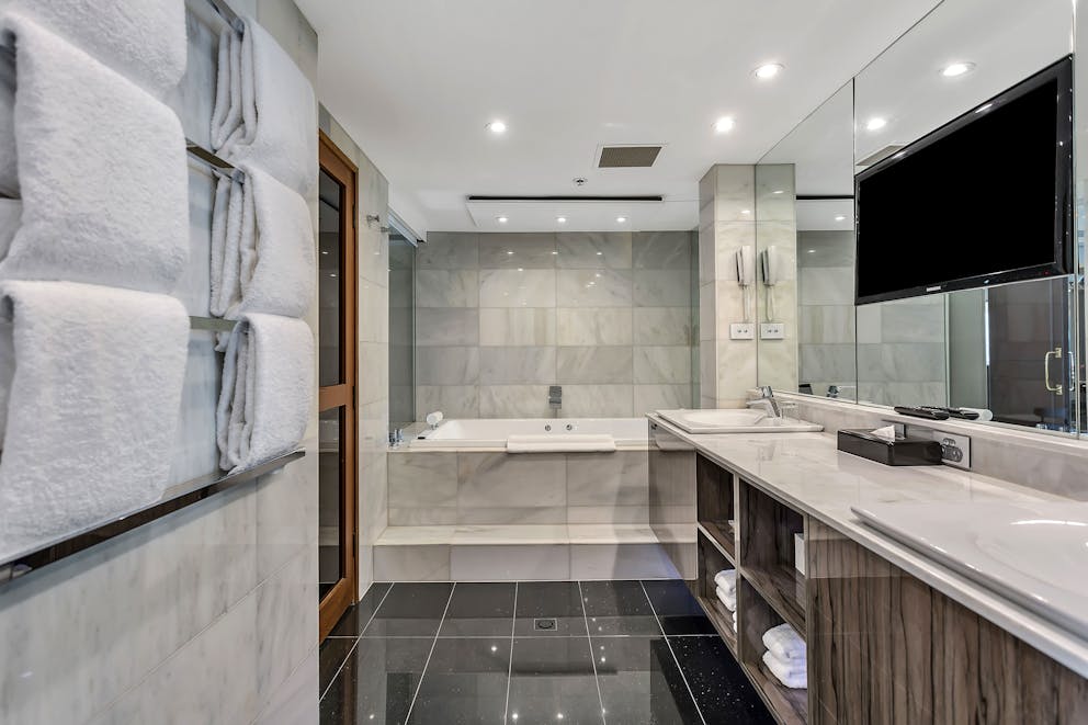 Stamford Suite Bathroom