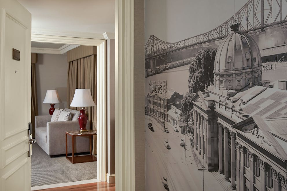 Stamford Plaza Brisbane Story Bridge Suite