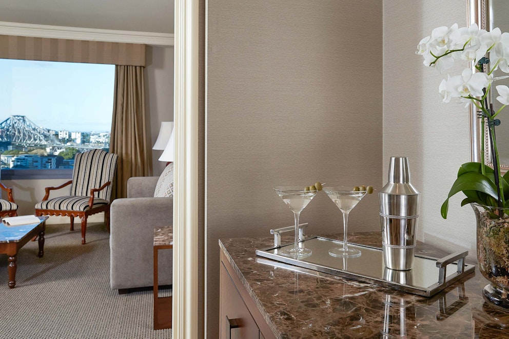 Stamford Plaza Brisbane Story Bridge Suite