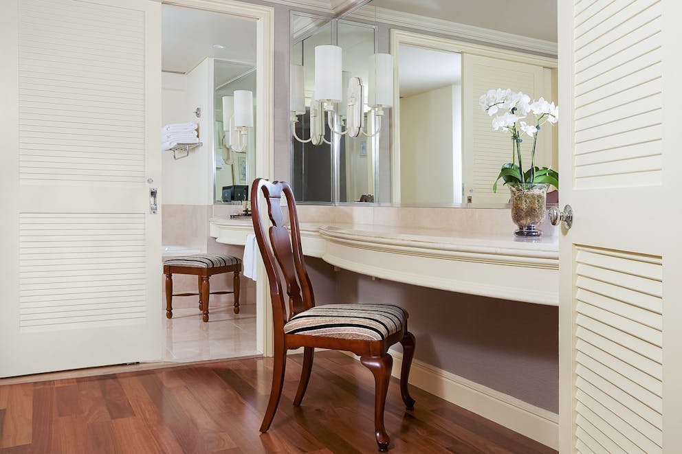 Stamford Plaza Brisbane Story Bridge Suite