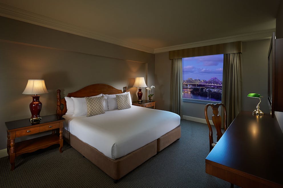 Stamford Plaza Brisbane Story Bridge Suite