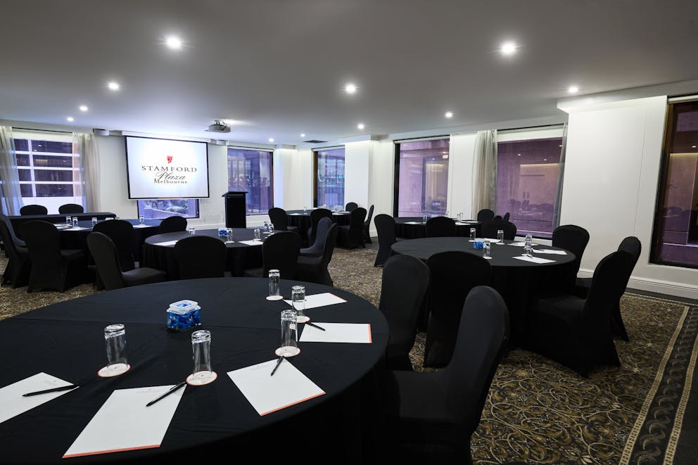 BUCKINGHAM 1   CABARET